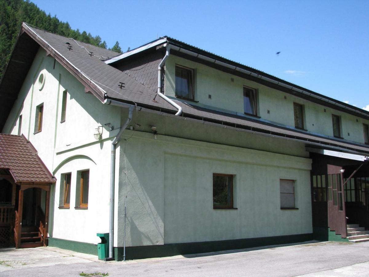 Penzion Borovica Stratena Exterior photo